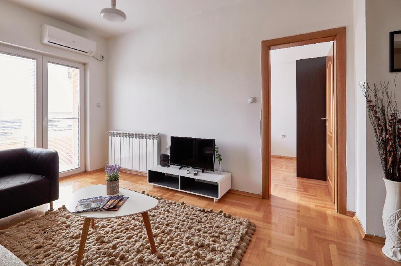 Smart Apartments Скопье Экстерьер фото